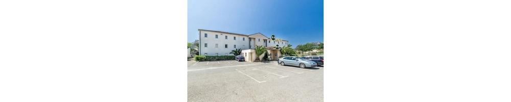 B&B Hotel Frejus ロクブリューヌ・シュル・アルジャン エクステリア 写真