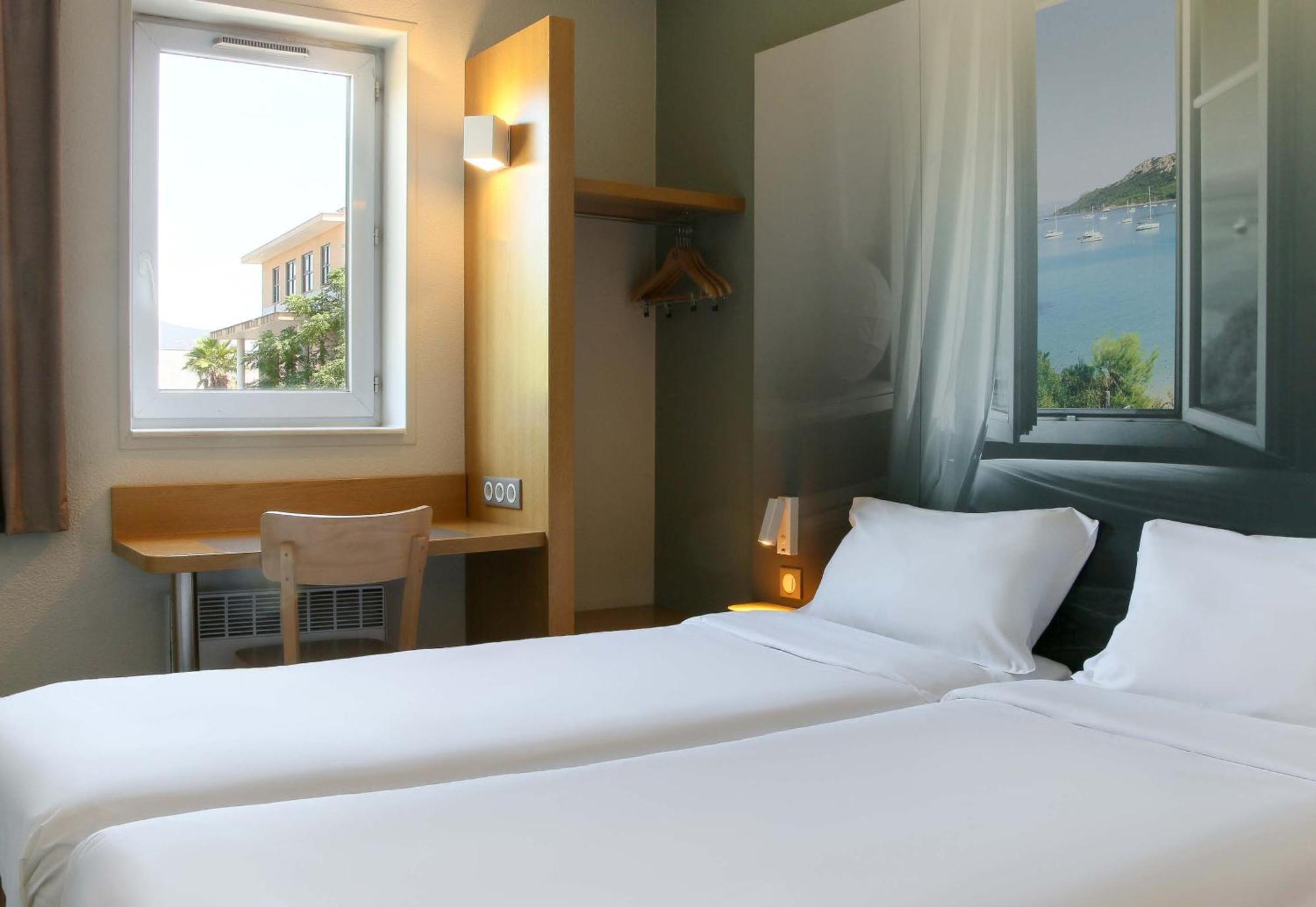 B&B Hotel Frejus ロクブリューヌ・シュル・アルジャン エクステリア 写真