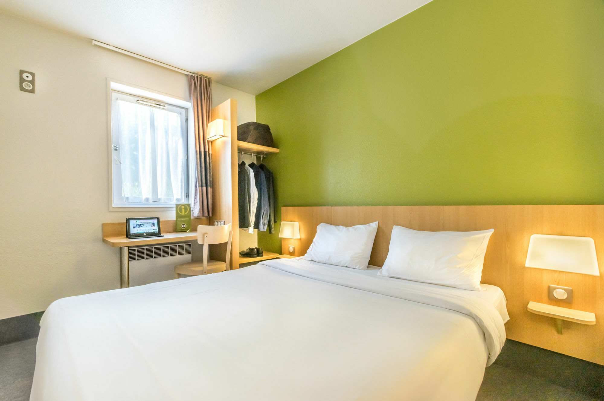 B&B Hotel Frejus ロクブリューヌ・シュル・アルジャン エクステリア 写真